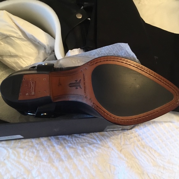 Frye Modern Harness Chelsea bootie. - Picture 3 of 6